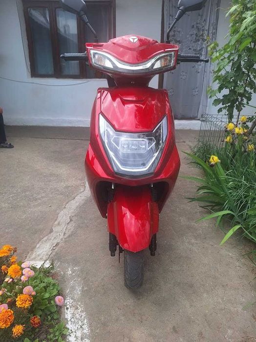 Vand Scuter  electric ZT-36 (25km/h) Stare impecabila,unic proprietar