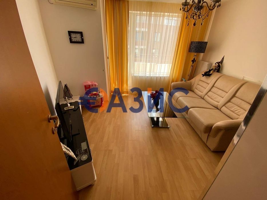 Тристаен апартамент с 2 спални с изглед към морето, в комплекс