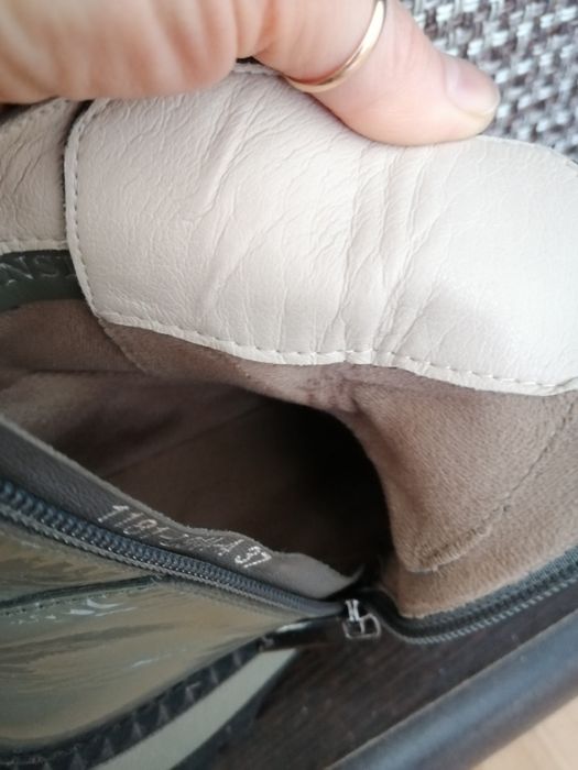 Продам кожаные ботинки