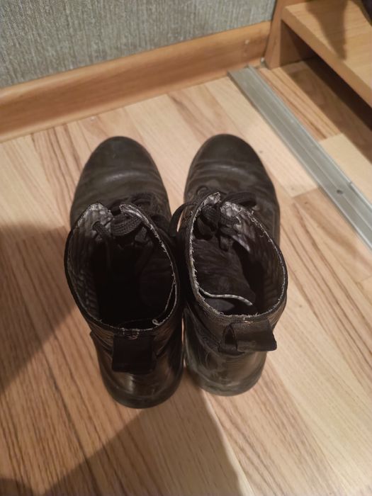 Продам ботинки фирменные