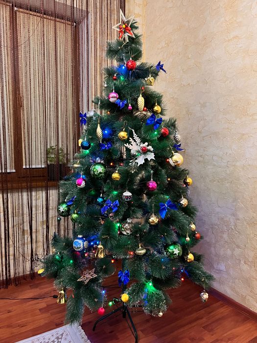 Шикарная новогодняя елка