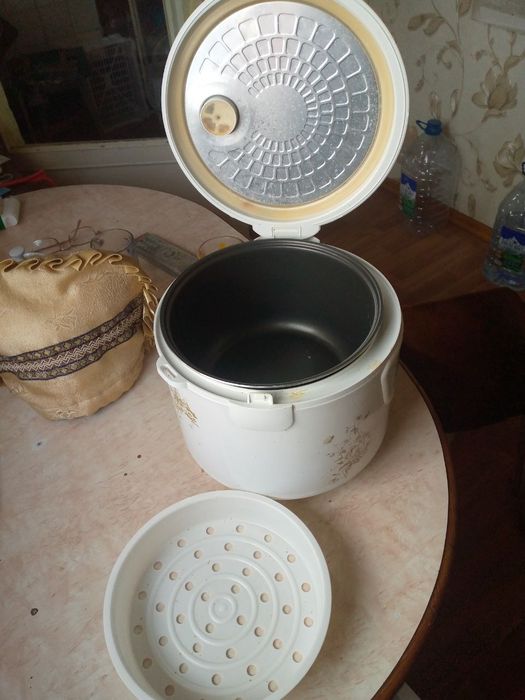 Мультиварка "Scarlett"