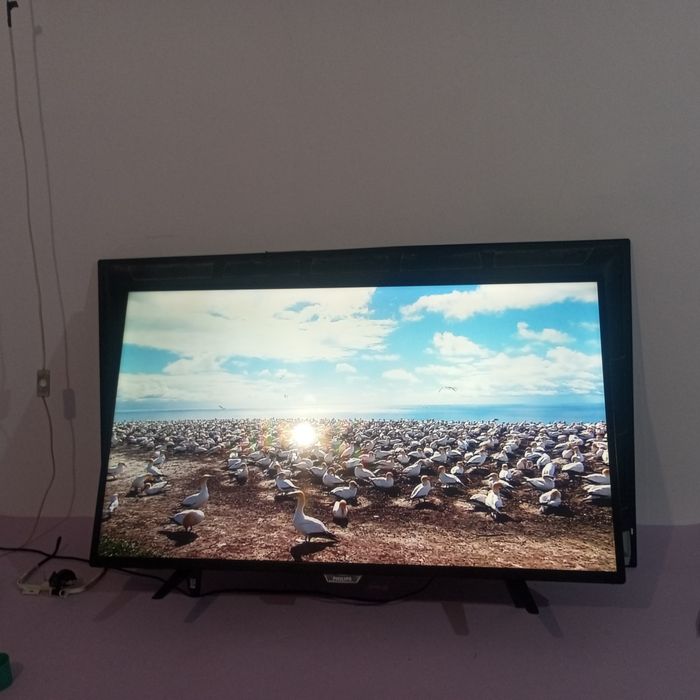 Телевизор Phillips 43"