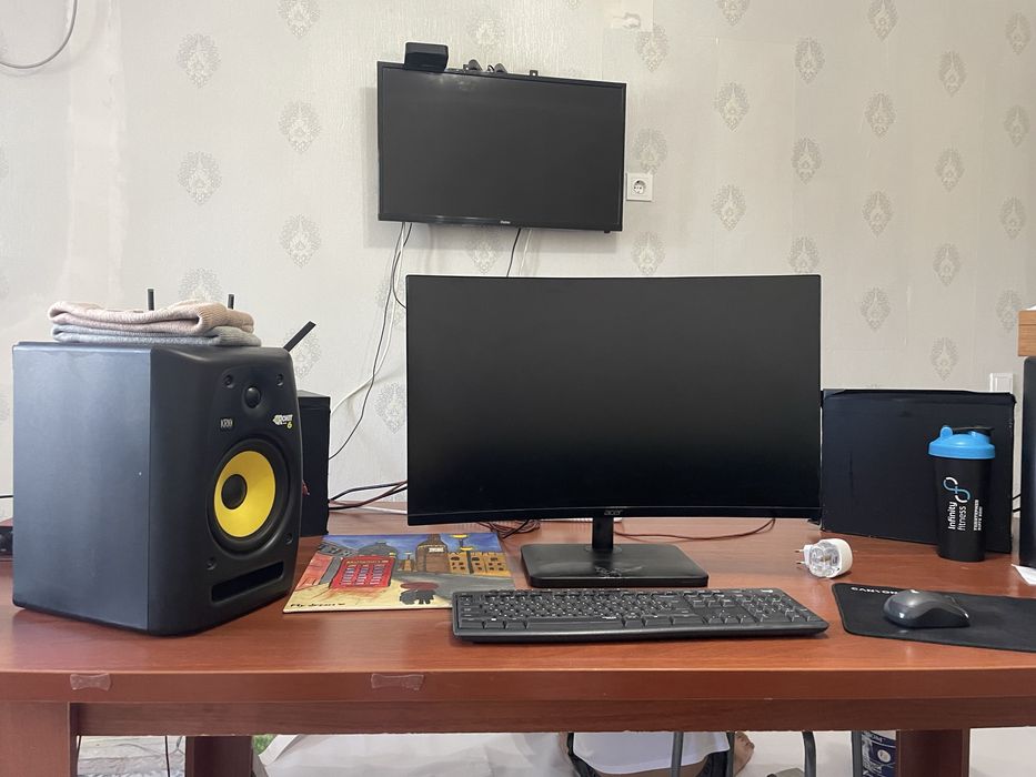 Стол для компьютера