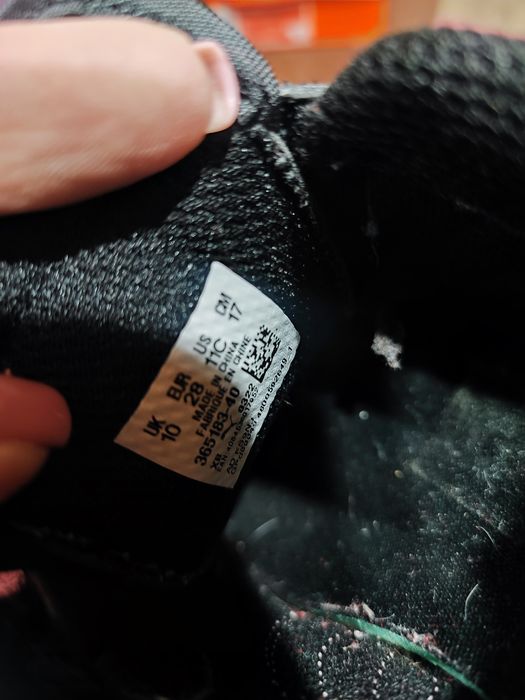 Vând adidași puma fete