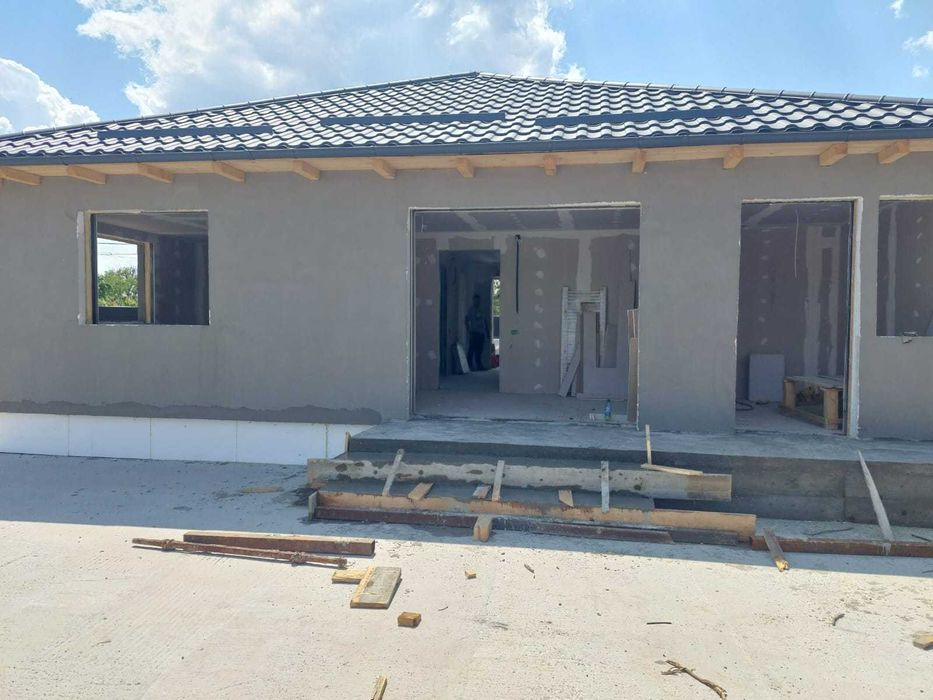 Casa Modulara, Garaje Auto si Containere din structura metalica si panou sandwich termoizolant