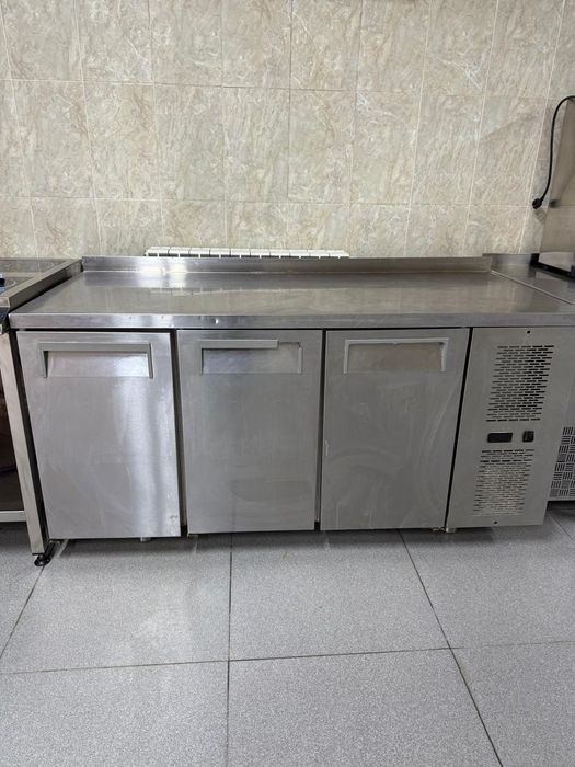 Холодильник промышленный