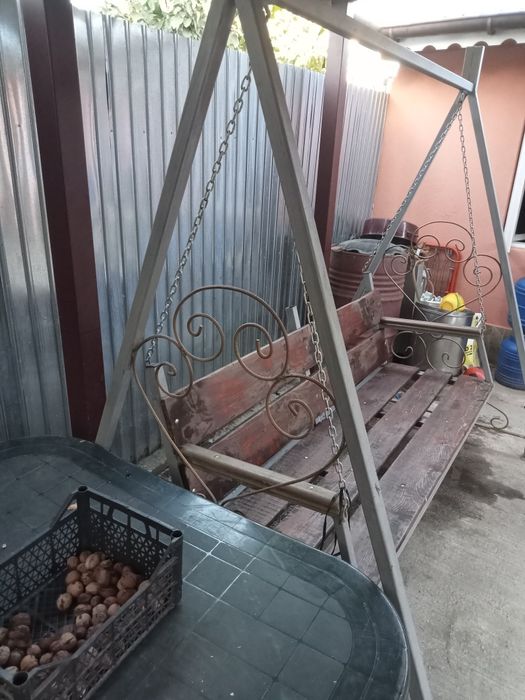 Leagăn curte din țeavă