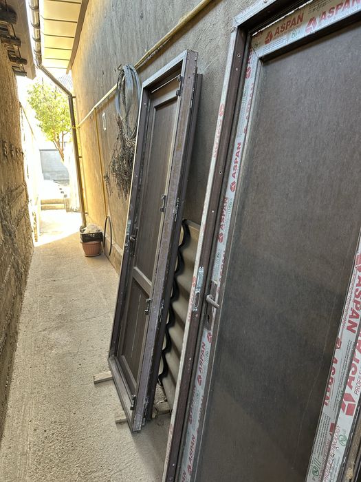 Пластиковые двери