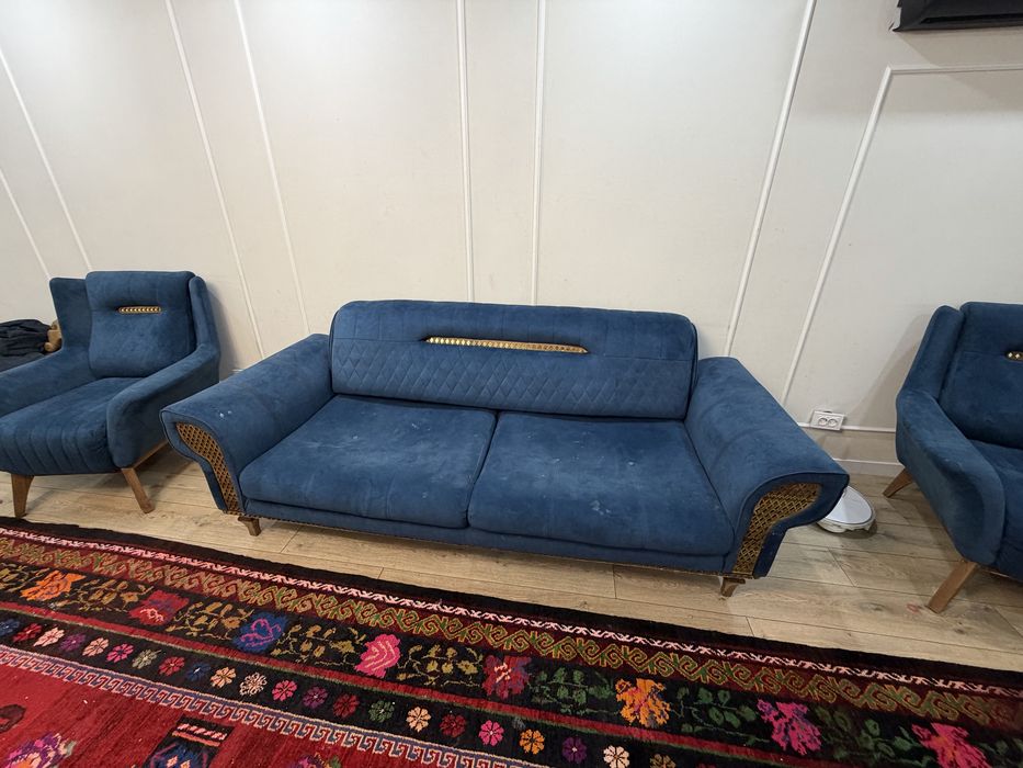 Продам диван в зал
