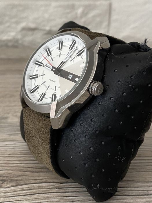 часовник DIESEL.