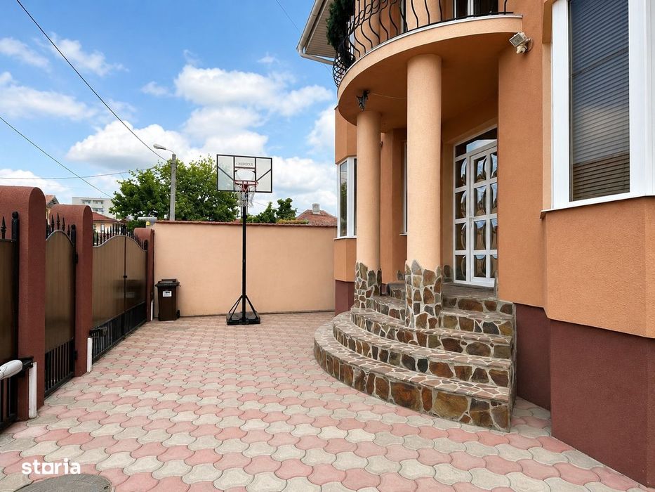 Proprietar vinde casa cu 5 camere