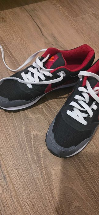 Nike Оригинални маратонки 37.5 номер