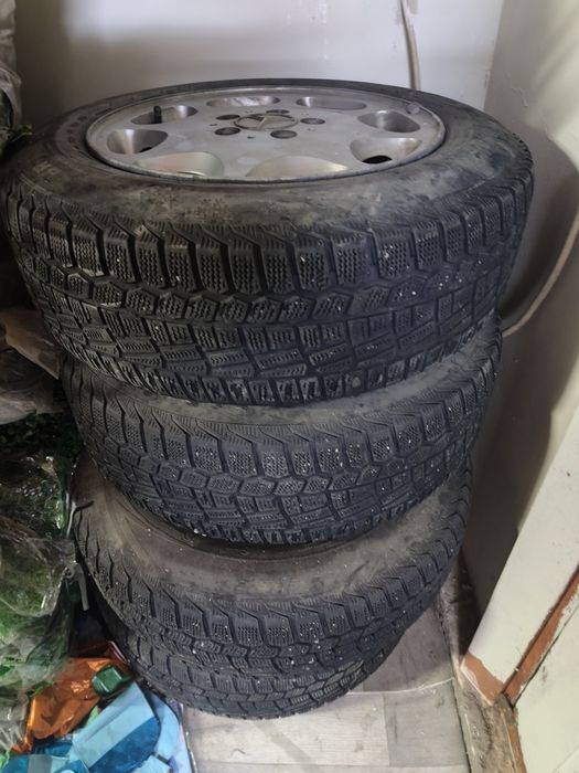 Продам диск с шинами R15 Mercedes