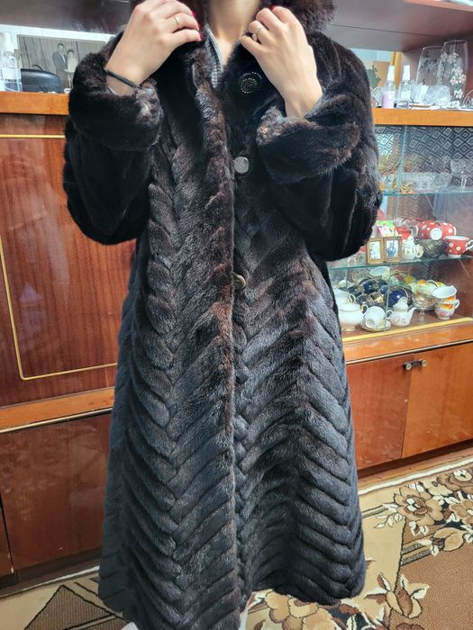 Продам норковую шубу