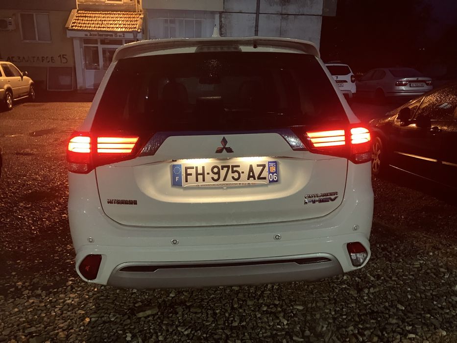 Mitsubishi Outlander PHEV, хибрид 2.4, 236 к.с.
