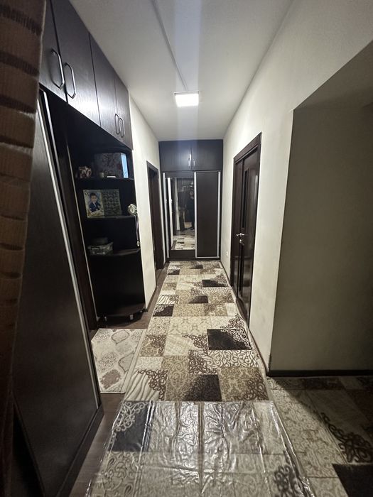 Yashnabod Rayon Olmos maxalla 3/2/5  kvartira srochno sotiladi