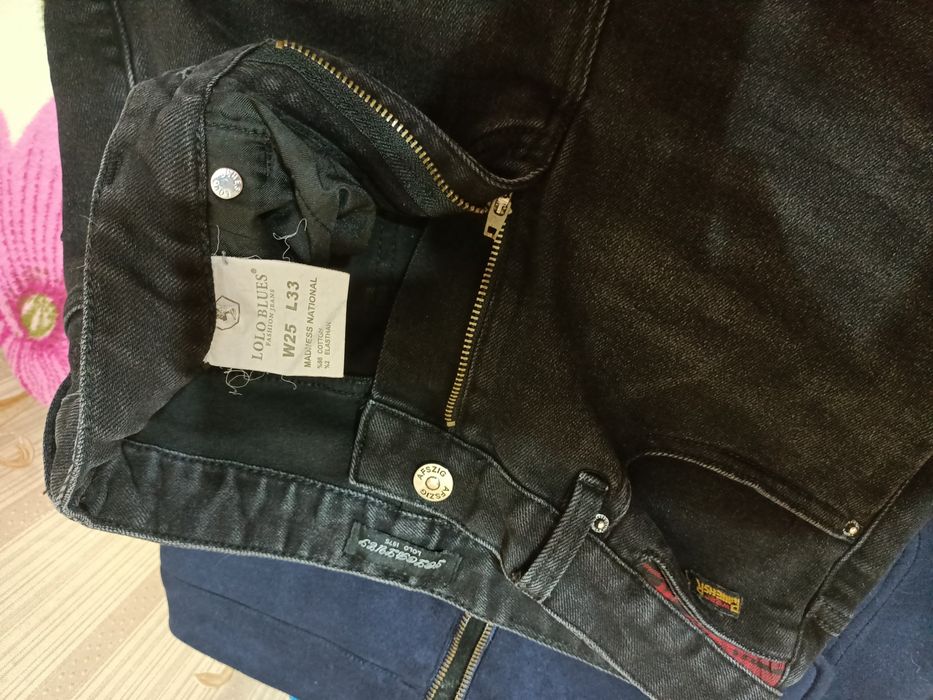 Продам джинсы размер 33