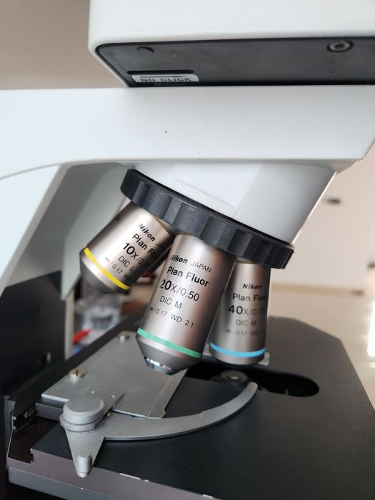 Microscop Nikon Eclipse E400