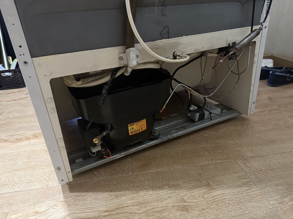 Холодильник Ariston Hotpoint продам