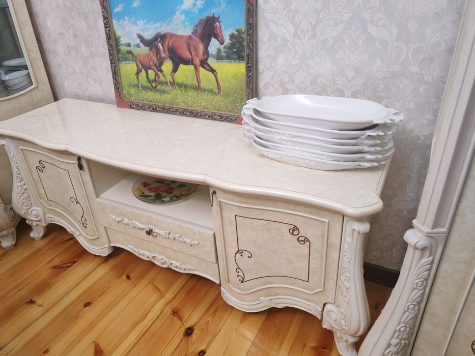 Продаётся б/у сервант стойка и ТВ тумба