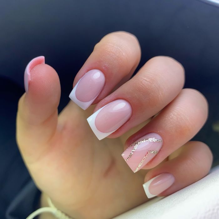 Маникюр+ укрепление+ покрытие -6000тг