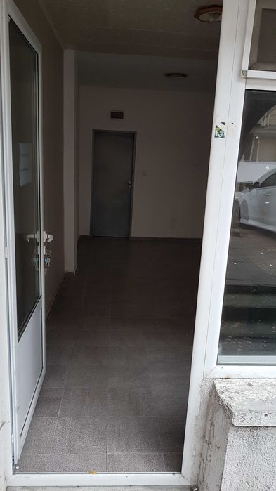 Дава се под наем Магазин в Бургас, Възраждане - 30 кв.м за 174.42 € - Снимка #4