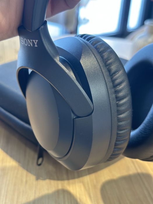 Продам наушники sony