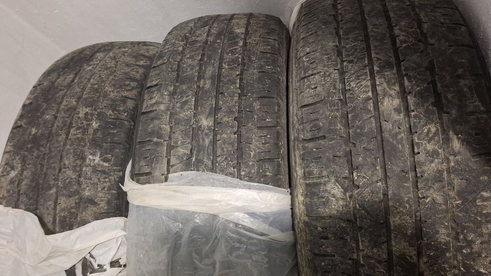 Продам летние шины на R17