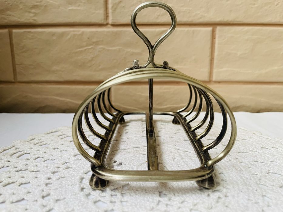 Красива посребрена поставка за филийки от Англия