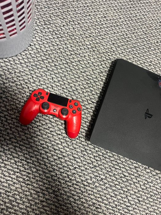 Продавам плейстейшън в добро състояние