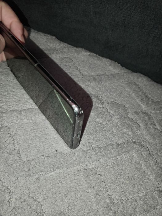 6.7 AMOLED, SD730, 8/128ГБ, 3700мАч, камера 48МП