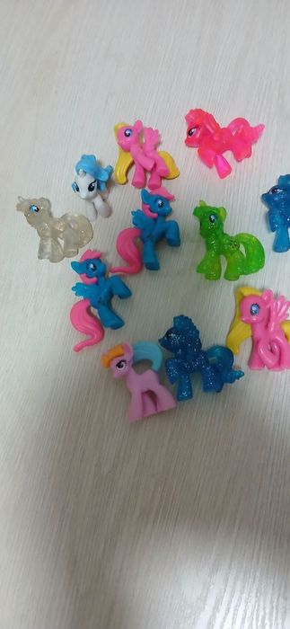 Очень много разных киндеров