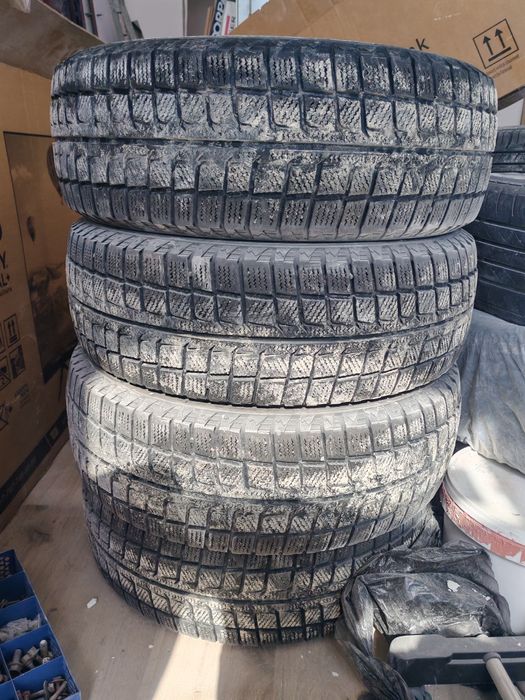 Продам резину 205/60/16