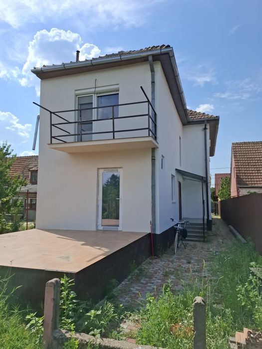 Vand casa finisata  3 camere