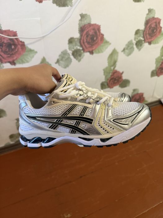 Кроссовки asics