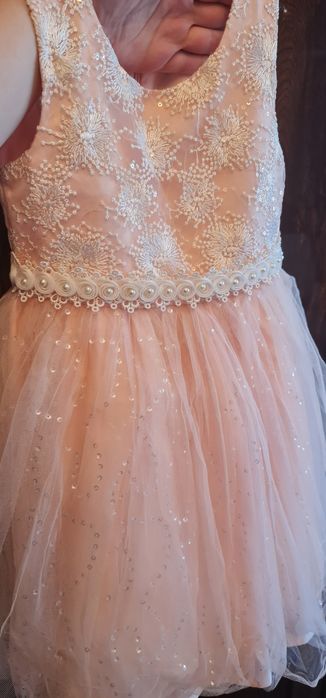 Нарядное платье на рост 110см