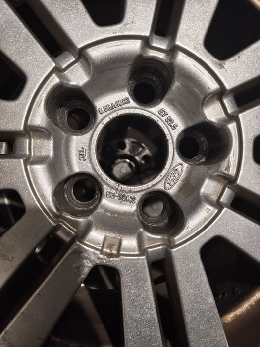 Оригинални джанти 16" за Ford C-Max, Focus,всесез. гуми Continental