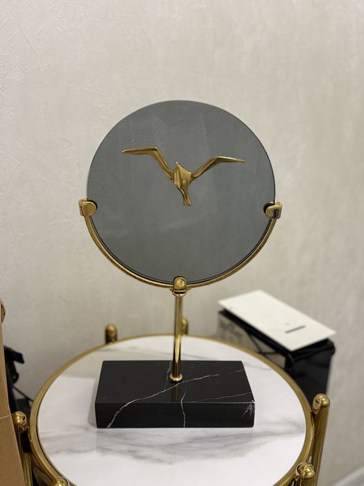 Декор мрамор и толстое стекло