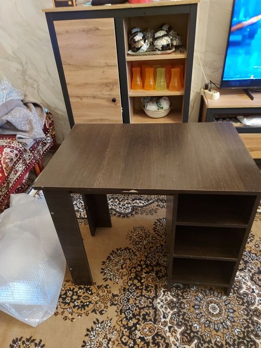 Продам стол не большой