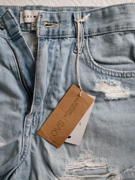 Vând pantaloni scurți din denim, marca OVS, noi, cu etichetă