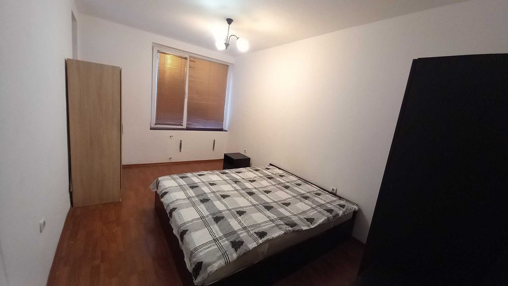 Двустаен апартамент в жк Студентски град