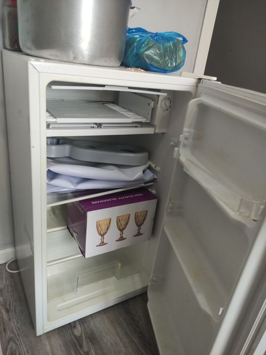 Продам холодильник и телевизор