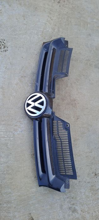 Grila fata Vw Golf 5 cu emblema