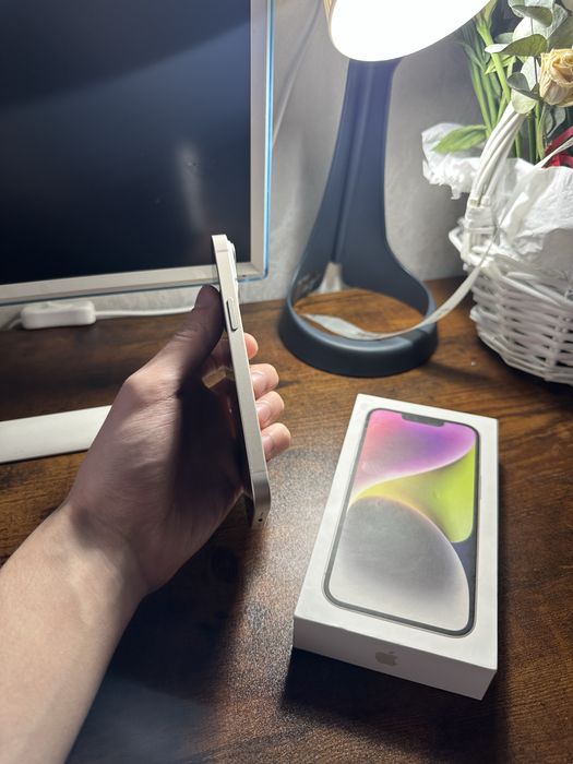 Apple iphone 14 (256 gb) без ремонта