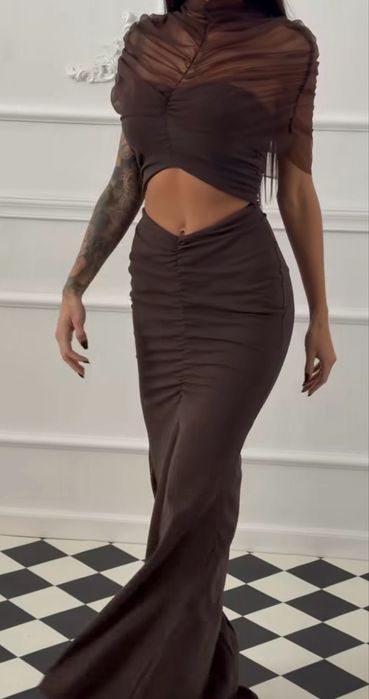 Дълга кафява рокля