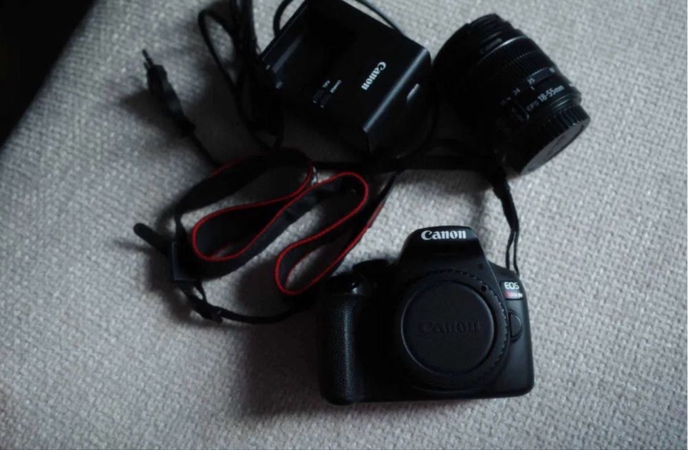 Canon EOS 1300D/Rebel T6.