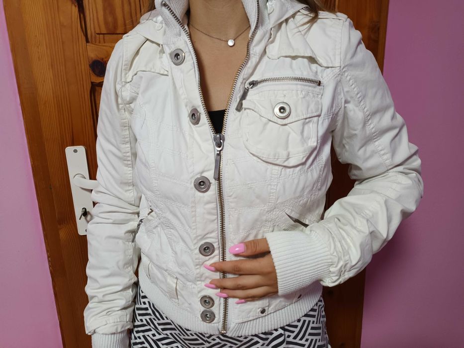 Сака и връхни дрехи на ниски цени