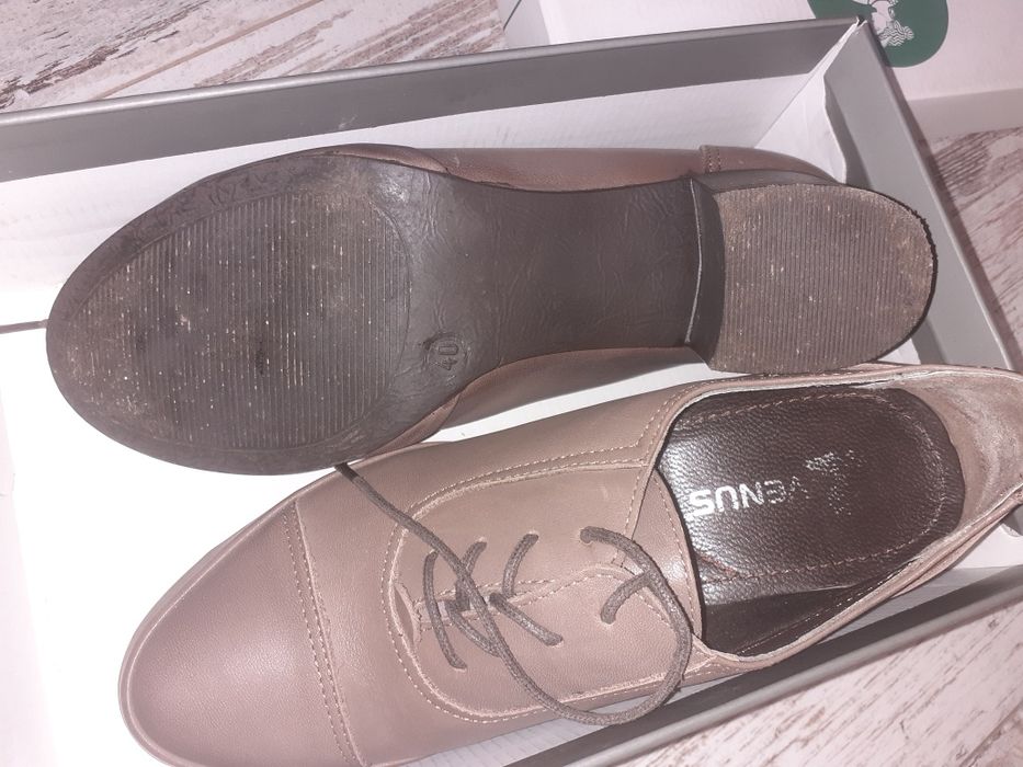 Нови, естествена кожа,  40 номер