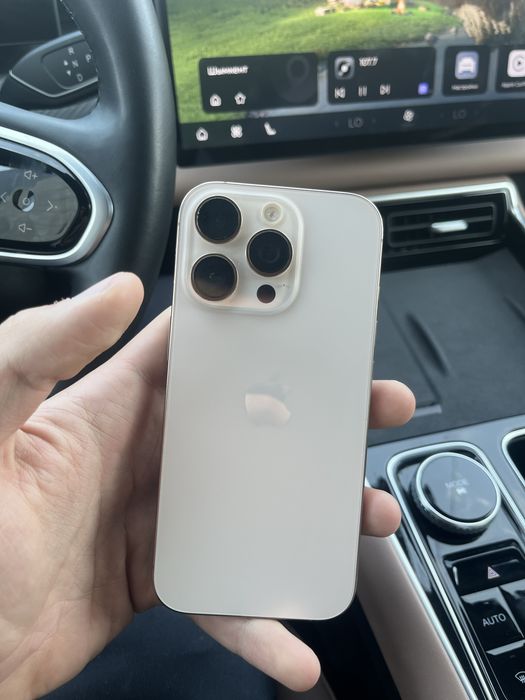 iPhone 16 Pro 256GB Desert Titanium